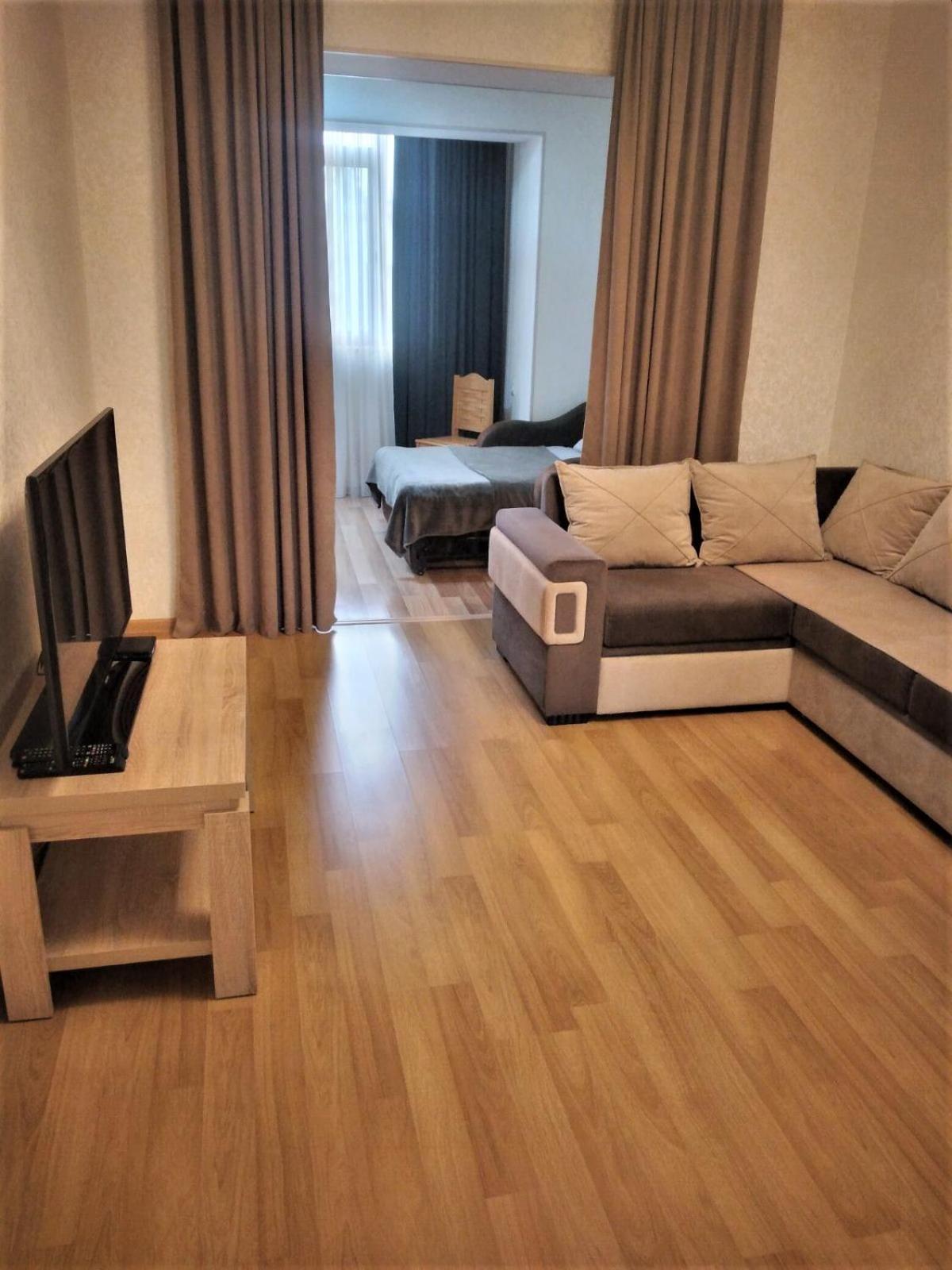 Izi'S Cozy Apartment Kutaisi Exteriör bild