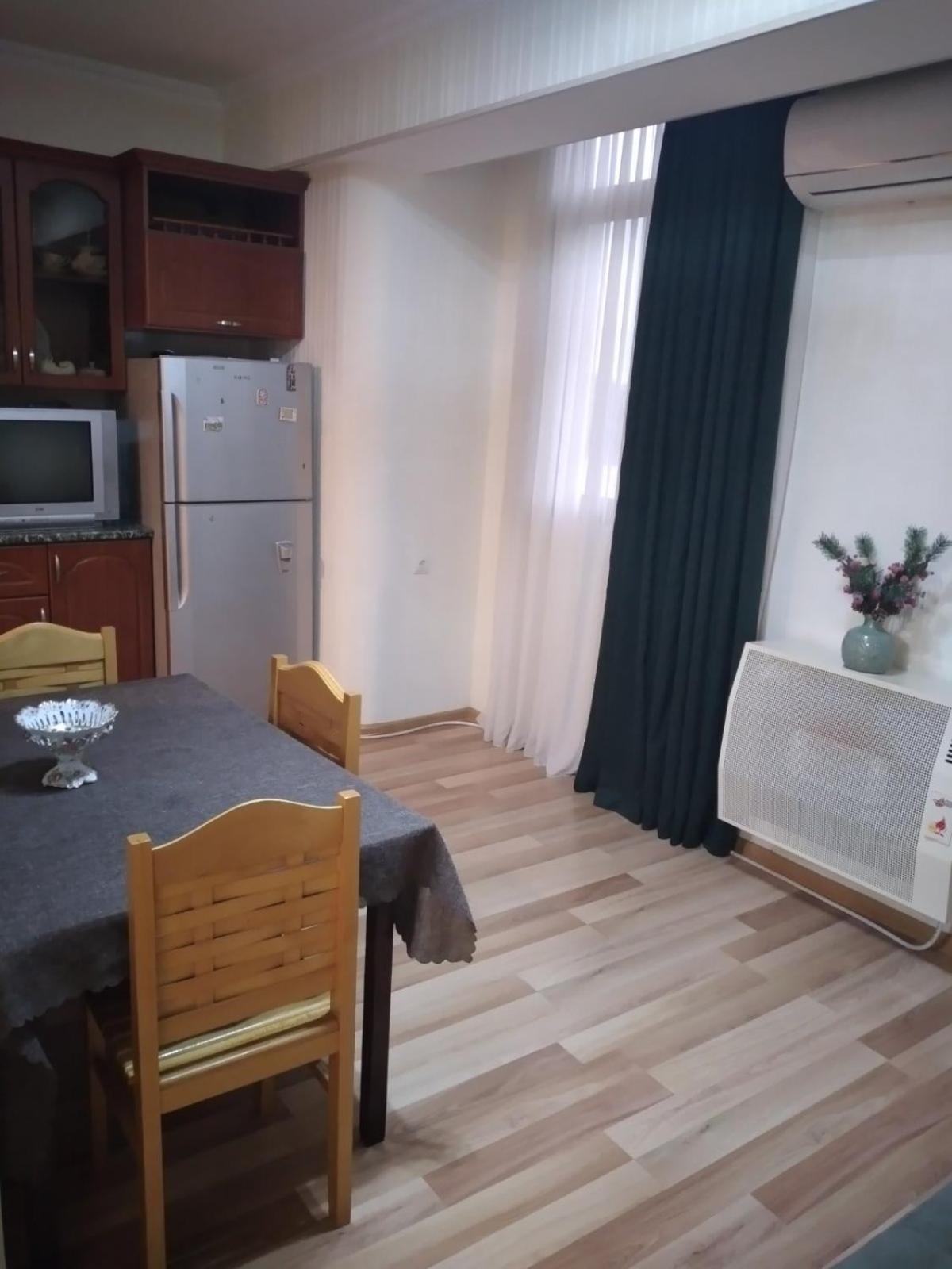 Izi'S Cozy Apartment Kutaisi Exteriör bild
